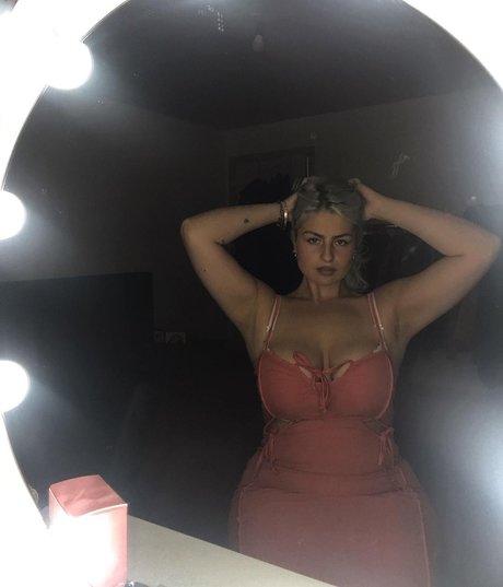 Laura Schepens 限定モデル 写真