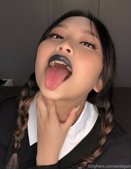 曲線美のランジェリーOnlyFans 美しいヌード 画像