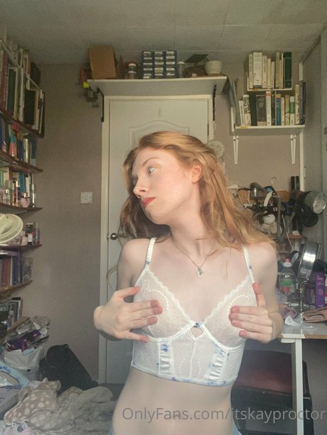 裸の熟女オンリーファンズ セクシーヌード 写真