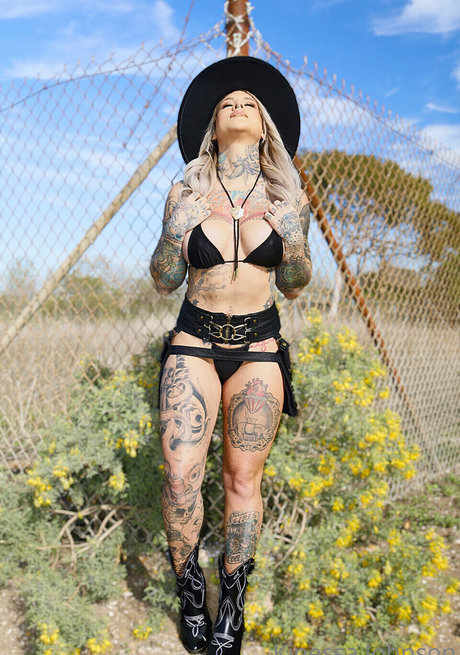 BBWキティOnlyFans アート裸 写真