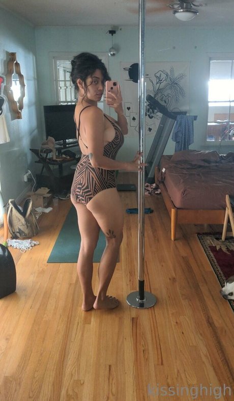 KissingHigh 無料モデル 写真