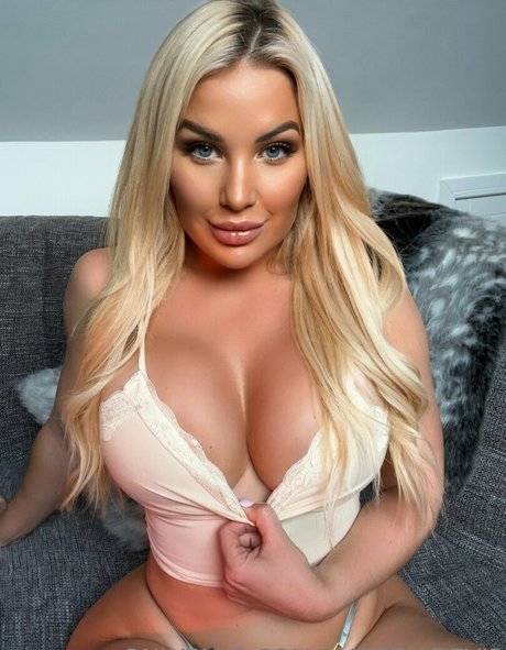 巨乳アナルOnlyFans 無料 写真