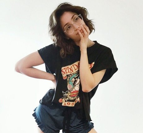 Emily Rudd トップスター 写真
