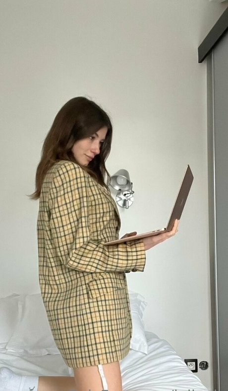 Julia Gauly ポルノスター 独占 写真