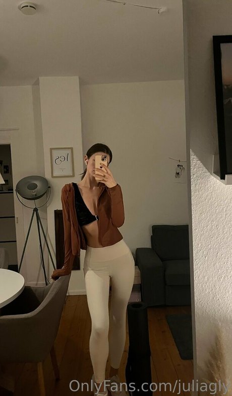 Julia Gauly 高品質のポルノスター 画像