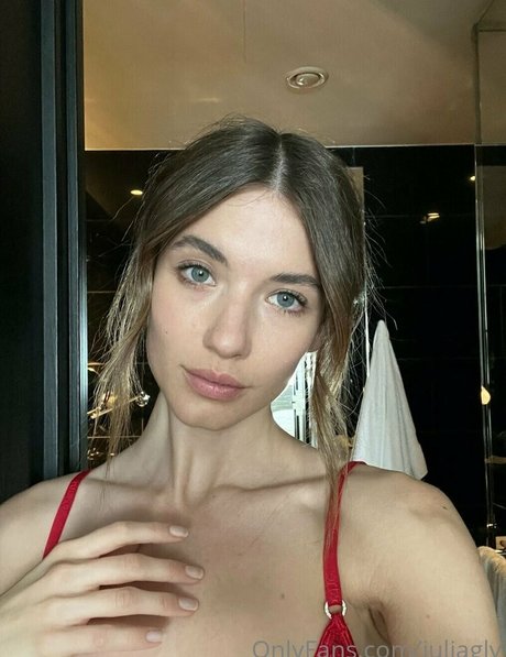 ランジェリー 熟女 OnlyFans 裸 写真