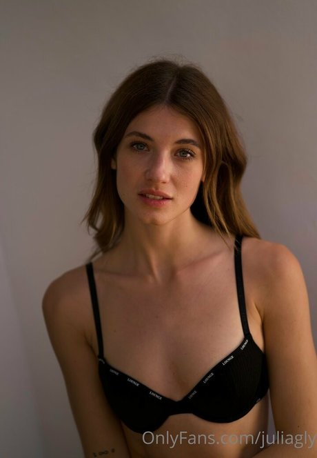 Julia Gauly かわいいモデル 写真