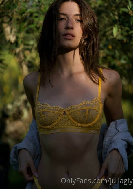 Julia Gauly アダルトスター 画像