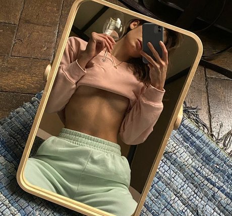 Julia Gauly アダルトモデル 写真