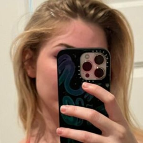 Ashton Birdie スター ヌード ギャラリー