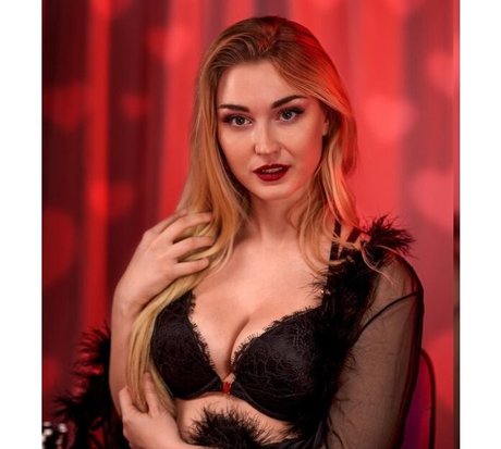 Ashton Birdie ポルノスター セクシー ギャラリー