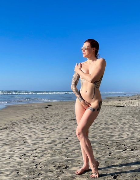 ヌード教師オンリーファンズ アートxxx 画像