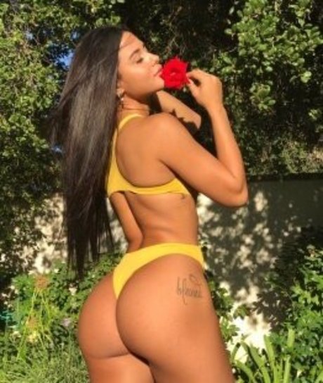 熟女の足オンリーファンズ エロチック 写真