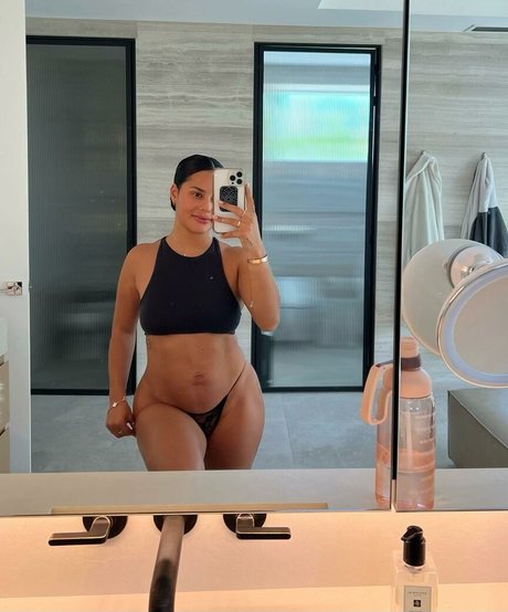 毛深いアジア人オンリーファンズ ホット裸 画像