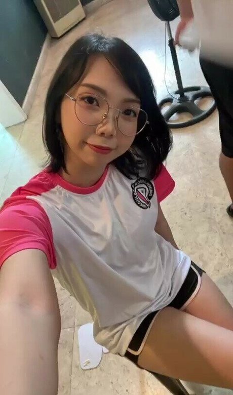 KitzCua エロティックなスター 写真