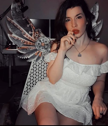 ラテン系ティーンオンリーファンズ ヌード 写真