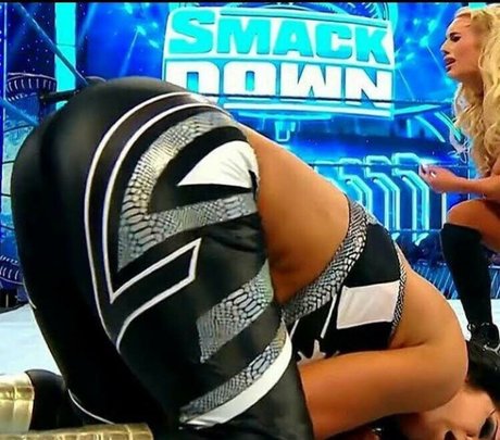 巨乳の黒人女性オンリーファンズ 裸 写真