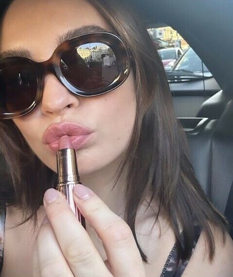 ハロウィン オンリーファン ポルノ 写真