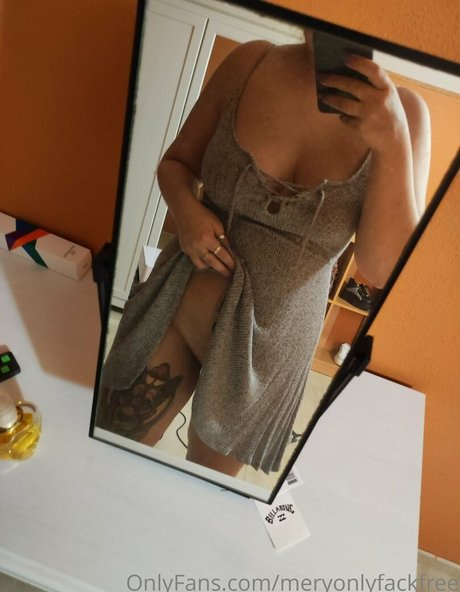 金髪の射精OnlyFans アートヌード 写真