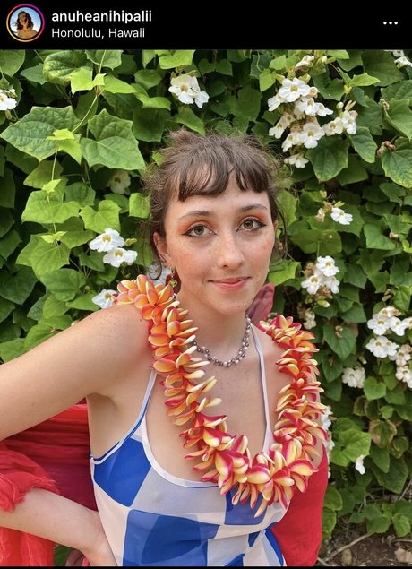 Anuhea Nihipali 裸のポルノスター ギャラリー