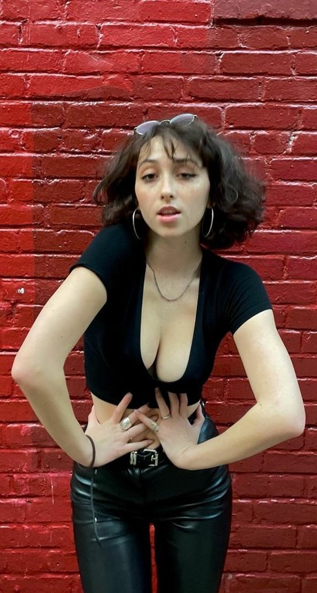 小人の裸OnlyFans セクシー 画像