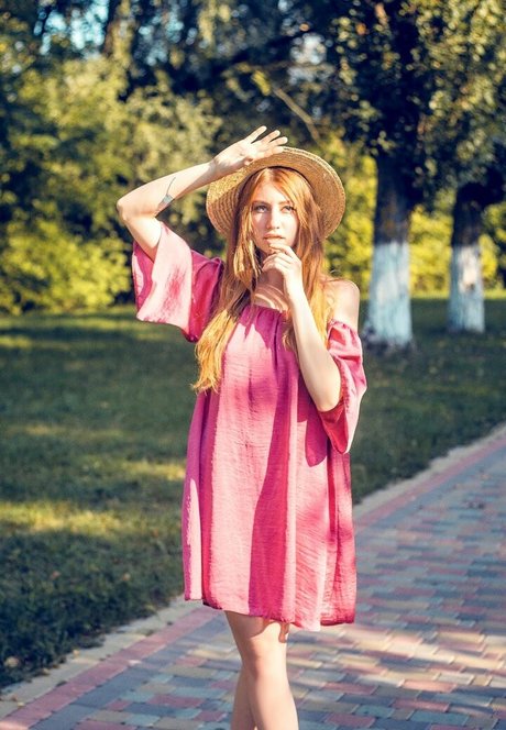 太めのブロンドオンリーファンズ えろた 写真