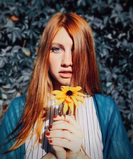 Umbird ポルノスター セクシー ギャラリー