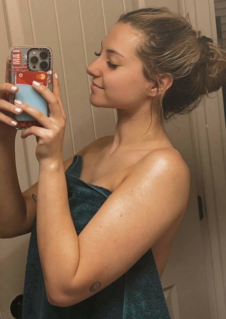 Hannah Montoya 素敵なモデル 写真