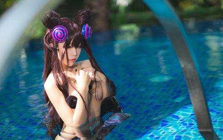 ブロンドビキニOnlyFans セクシーヌード 写真