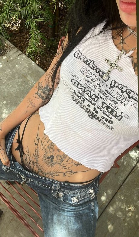 ボールズオンリーファンズ えろ 写真