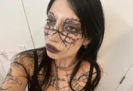 DeathbyRomy トップポルノスター 写真