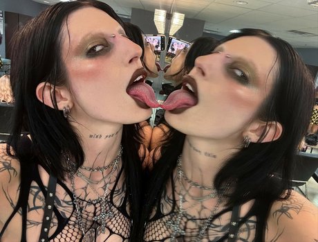 DeathbyRomy かわいいスター ギャラリー