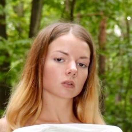 Verusha96 素敵なモデル 写真