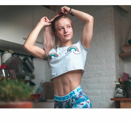 Aline Dessine 素敵な女優 写真