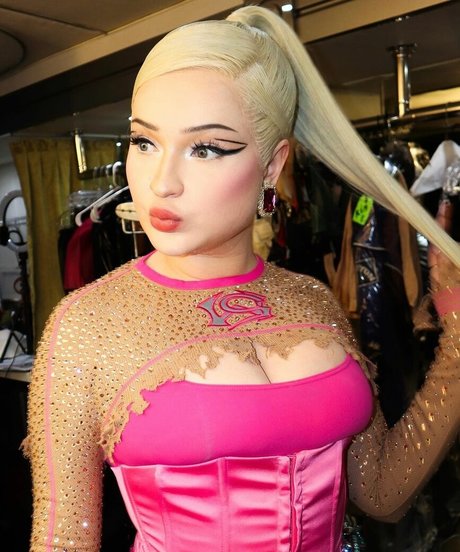 18歳のオンリーファンズ セックス 写真