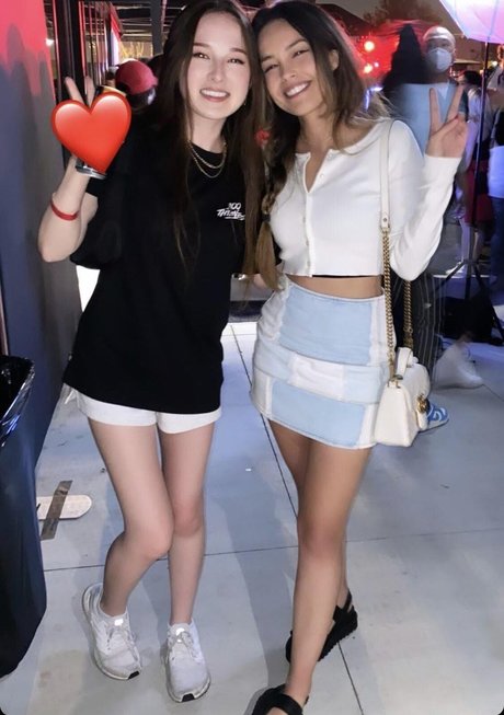 Tinakitten ポルノモデル 画像