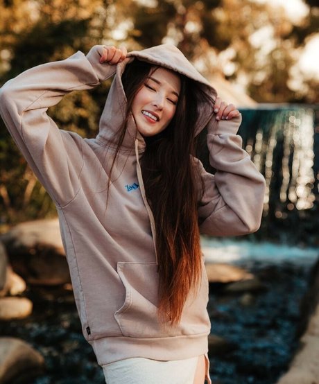 OnlyFansの写真 ポルノグラフィック アーカイブ