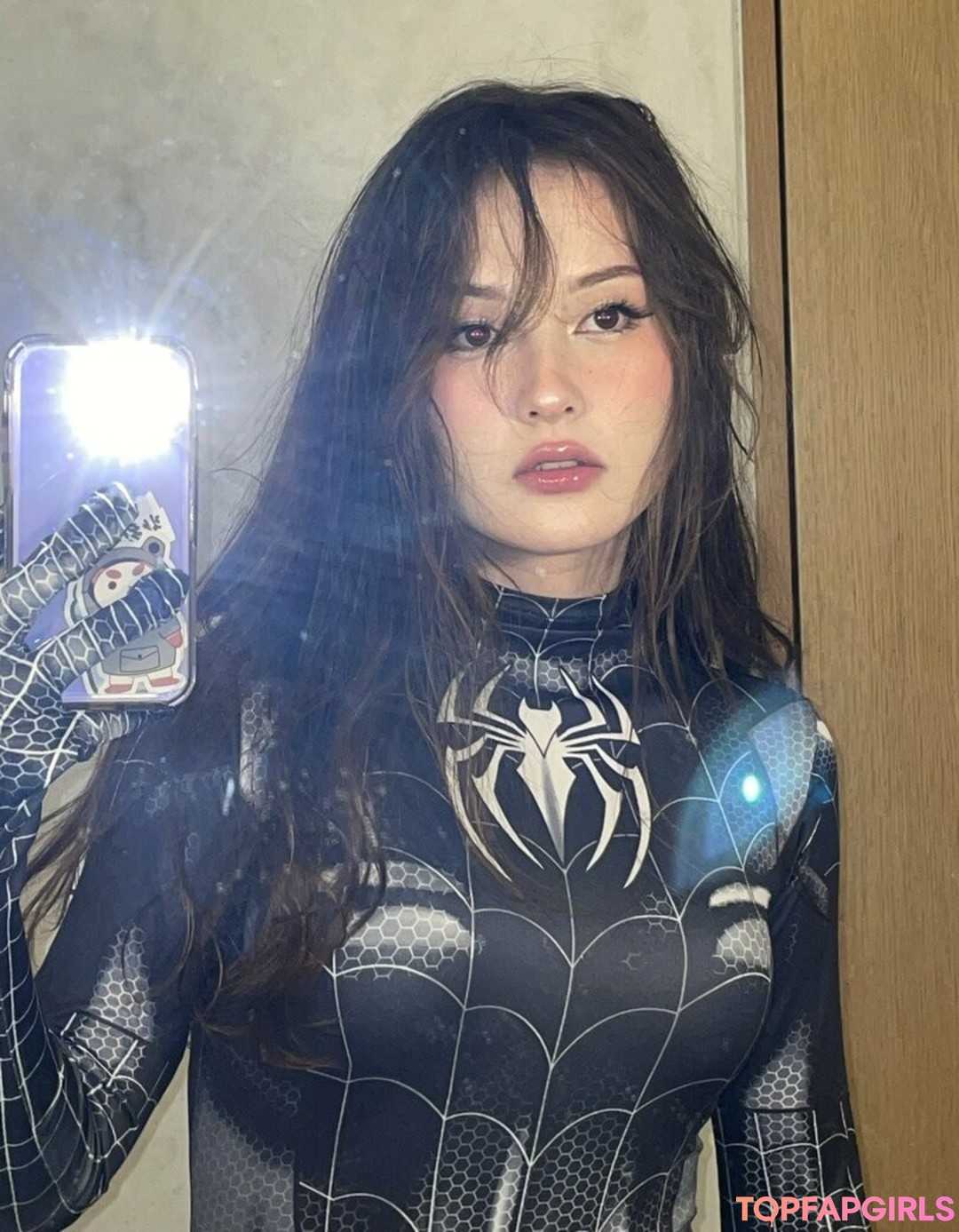 ブラックマジックオンリーファンズ ヌード 画像