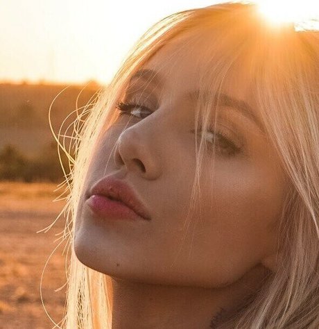 Sara Hardel 無料のスター アーカイブ