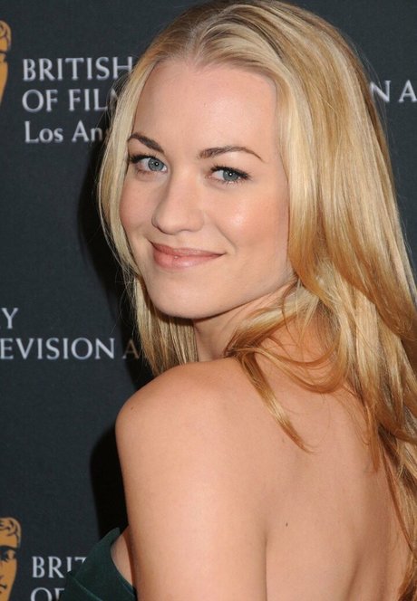Yvonne Strahovski ヌードモデル 写真