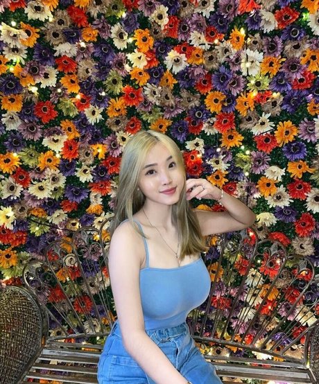 巻き毛のティーンズOnlyFans 無料エロ 写真