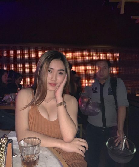 赤毛の熟女オンリーファンズ 美しいポルノ 写真