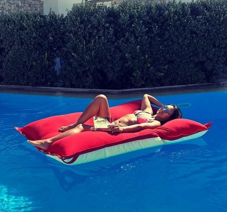 Team Amasian ポルノスター ヌード ギャラリー