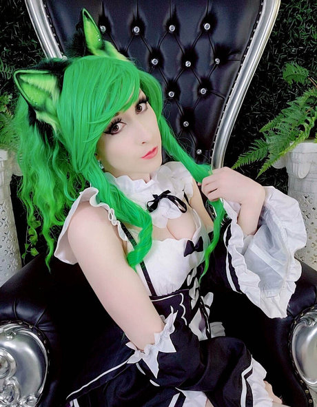 freeeroticneko 裸のポルノスター ギャラリー