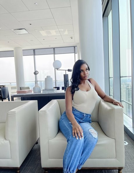 アンバー・オンリーファンズ 無料ポルノ 写真