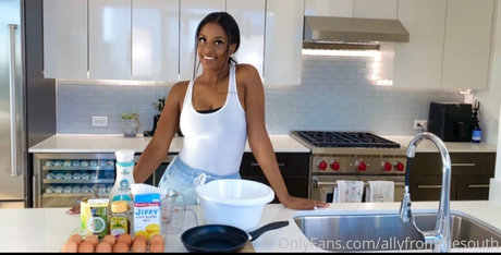 BBW TS オンリーファンズ 無料裸 画像