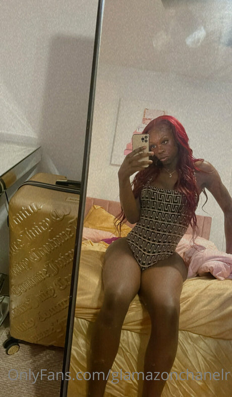 裸の熟女オンリーファンズ ベスト 写真