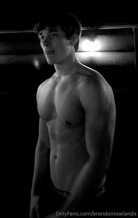 brandonrowlandx ポルノモデル 写真