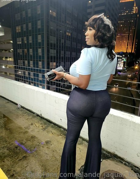 jalande jaguar too 女優 写真