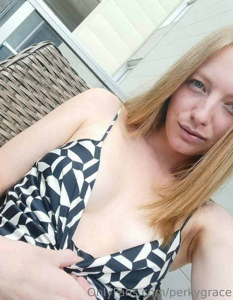 perkygrace 裸のスター ギャラリー
